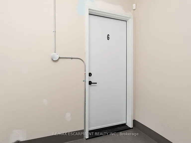 127 Victoria Ave S #6 — Photo 9