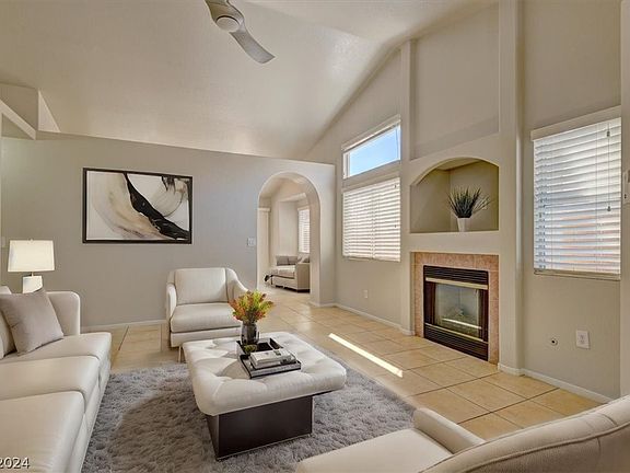 5th image of 2588 Grand Basin Dr