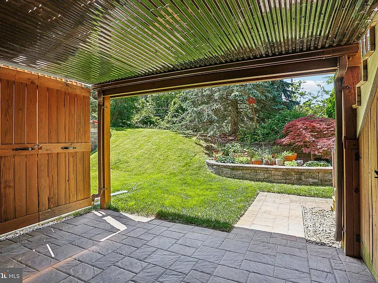 323 Penwyllt Ct — Photo 30