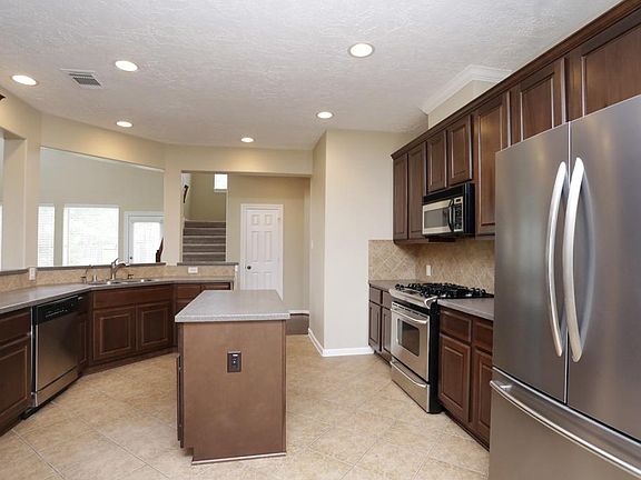 4th image of 28326 Lauren Cove Ln