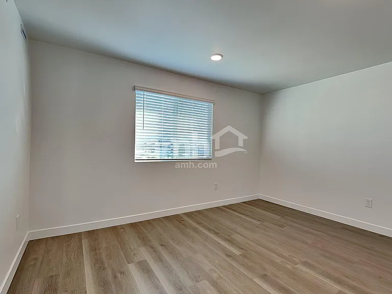 4536 S 98th Ln — Photo 15