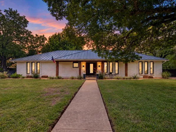 107 Glenwood Dr, Fredericksburg, TX 78624