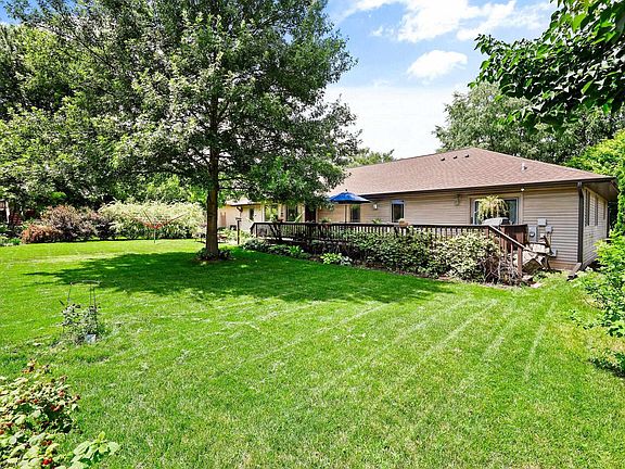 3rd image of 705 Forest Edge Dr
