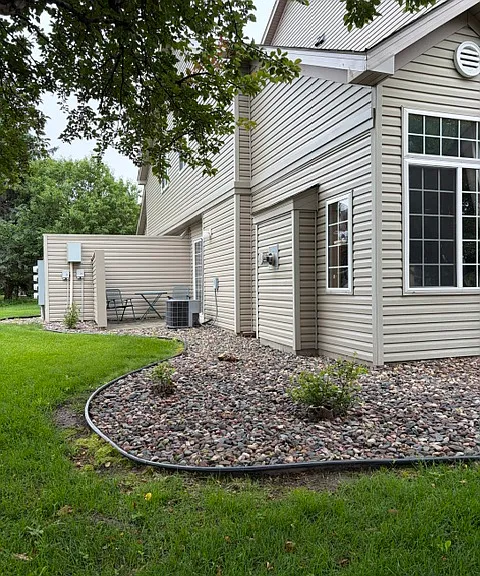 2336 Oakridge Cir — Photo 2