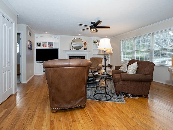 5th image of 1006 Sterling Glen Cc Ct