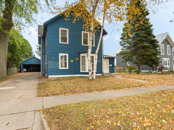 412 Park St, Manitowoc, WI 54220