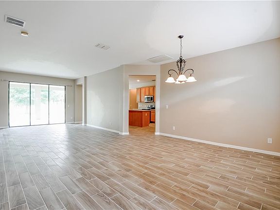 3rd image of 36511 Barrington Dr