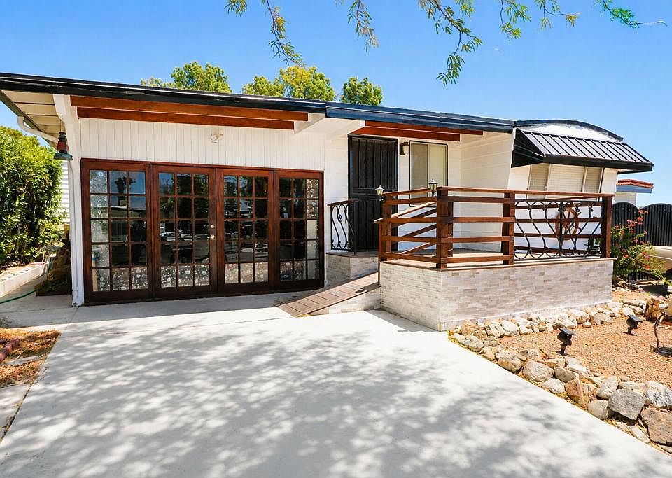 1st image of 69360 Poolside Dr