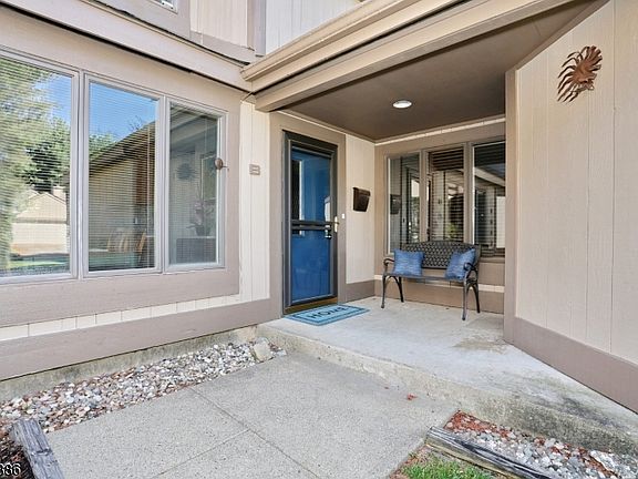 4th image of 504B Aspen Ln