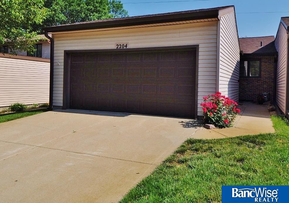 2204 Southwood Pl, Lincoln, NE 68512 Zillow