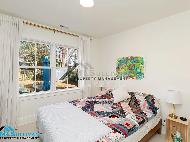 1803 Hillcrest Dr — Photo 14