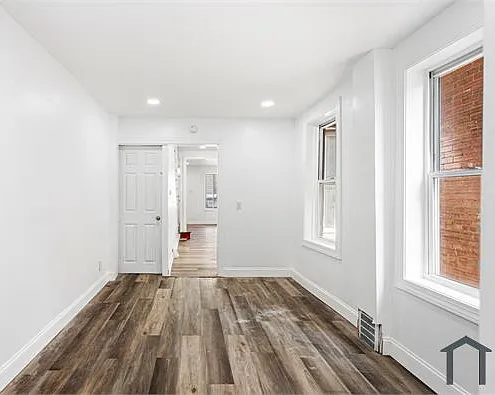 3 bed, $1,800 — Photo 3