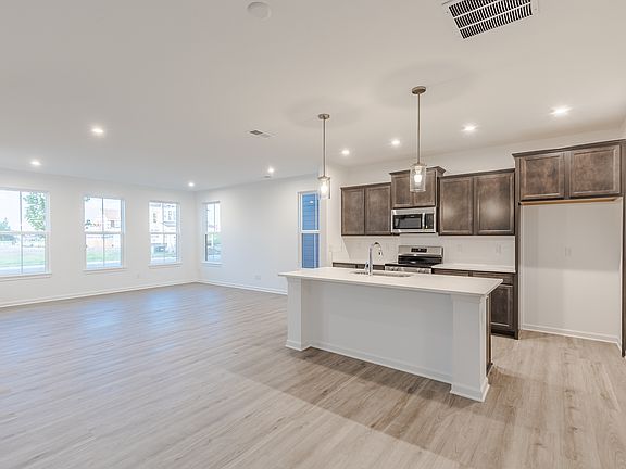 4th image of 9210 Anthem Ave