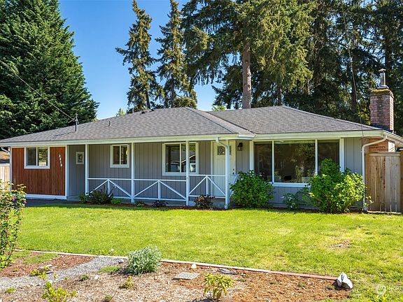 2nd image of 2816 203rd Street SW