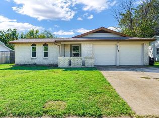 717 Meadowview Dr, Crowley, TX 76036
