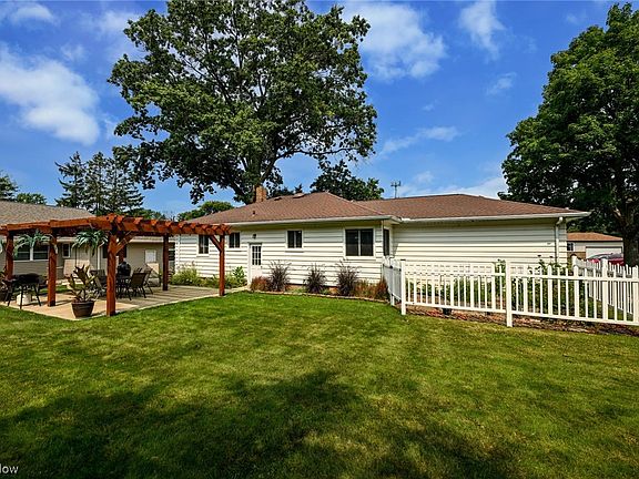 4th image of 7695 Craigleigh Dr