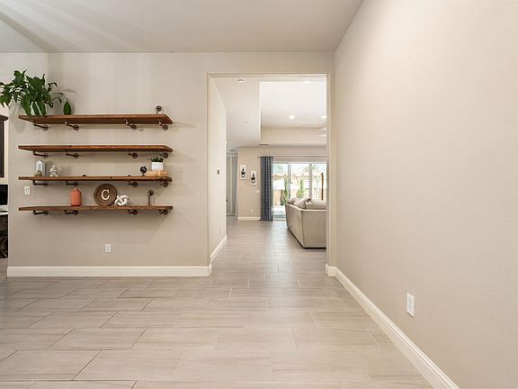 5th image of 3283 Soledad Ave