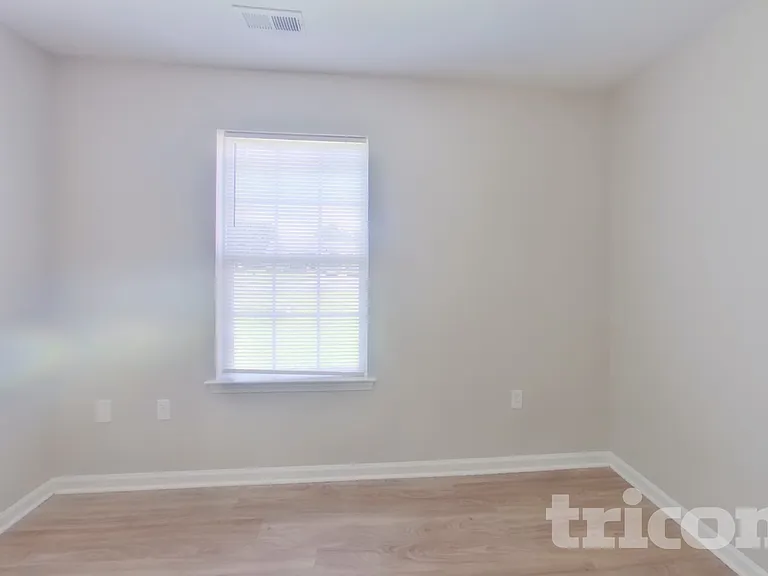 1221 Grace Ct — Photo 12