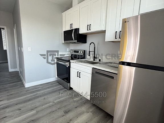 5th image of 3120 Martin Ave