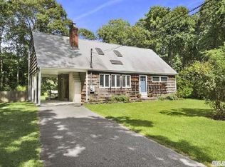 54 Argonne Rd W, Hampton Bays, NY 11946