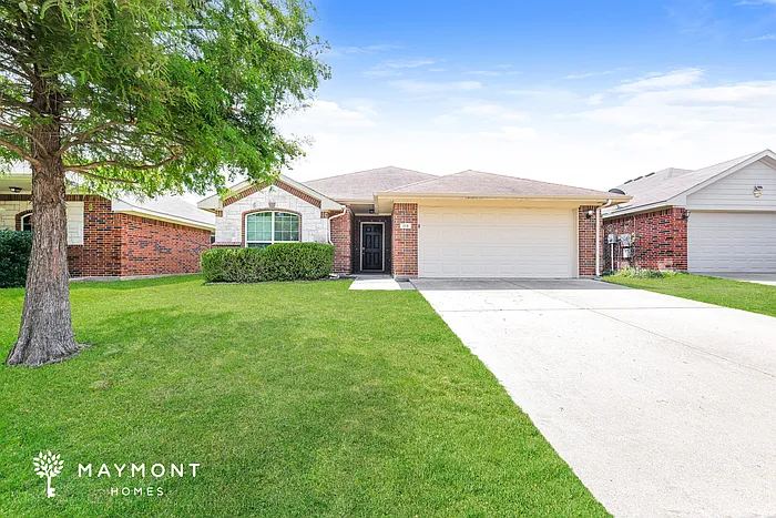 118 Hamilton Dr — Photo 1