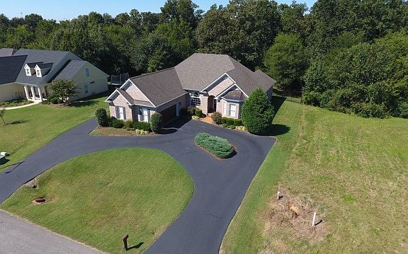 3rd image of 3372 Montgomery Way