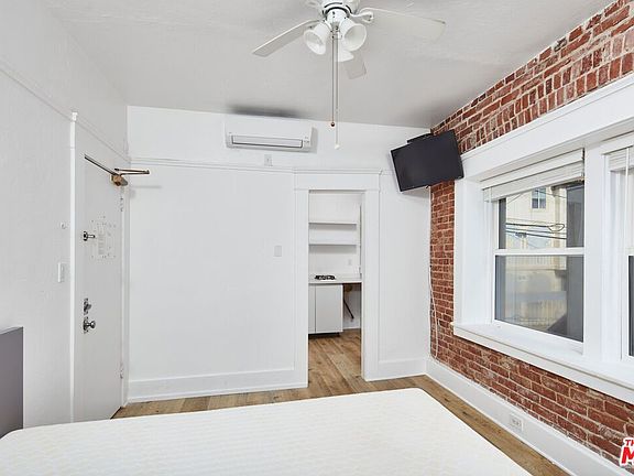 5th image of 1305 Ocean Front Walk APT 108