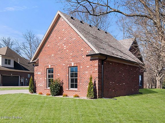 3rd image of 500 Foxwood Ct