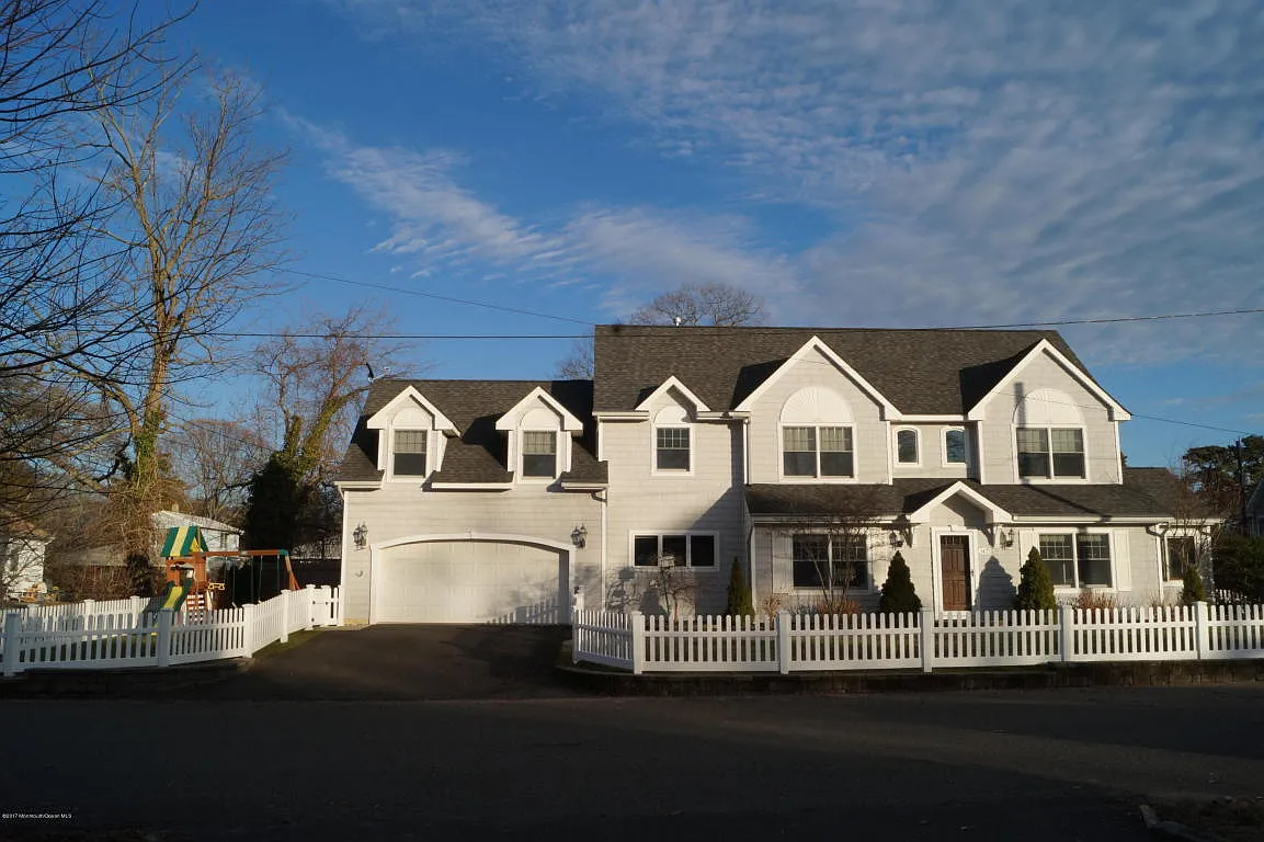 147 Laurel Ave photo 1