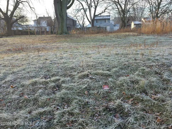 647 Woodland Ave, Toledo, OH 43604