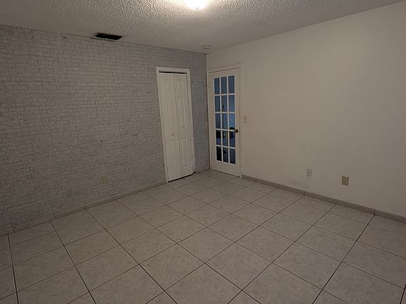4th image of 508 Cavalier Ave