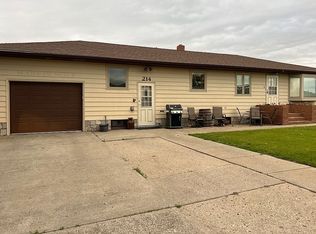 214 5th St E, Napoleon, ND 58561