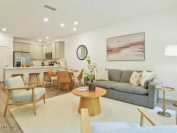 4th image of 229 Senna Drive