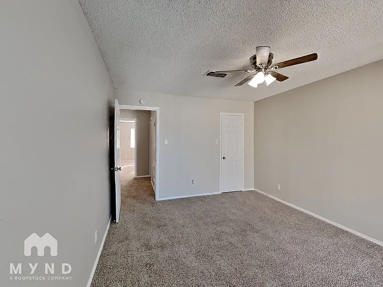 3263 62nd St — Photo 16