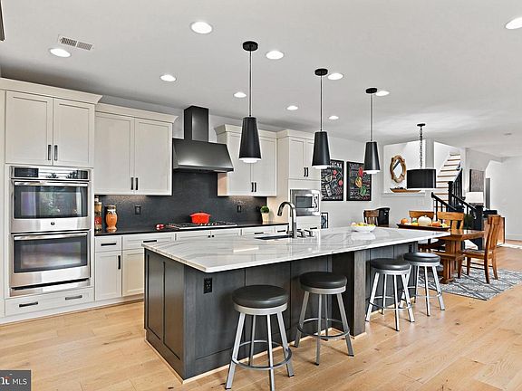 4th image of 20437 Savin Hill Dr