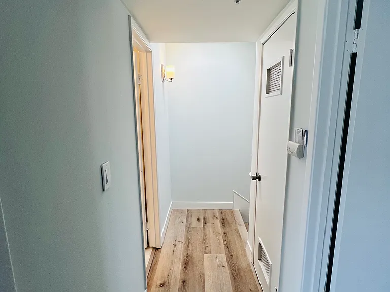 327 La France Ave #E — Photo 23