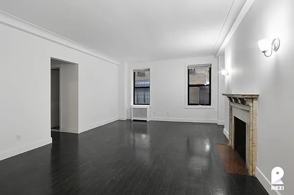 Rented by REZI | media 12