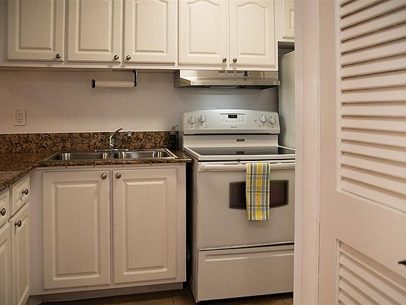 5th image of 120 S Church Ave Unit 207