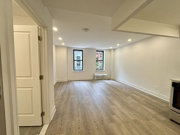 3rd image of 45 W 81st St #3K