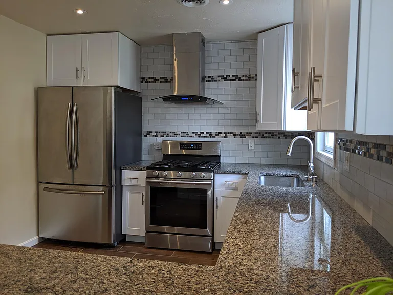 134 Kearney Ave — Photo 9