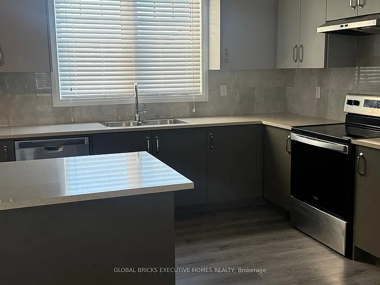42 Ambereen Pl E — Photo 30