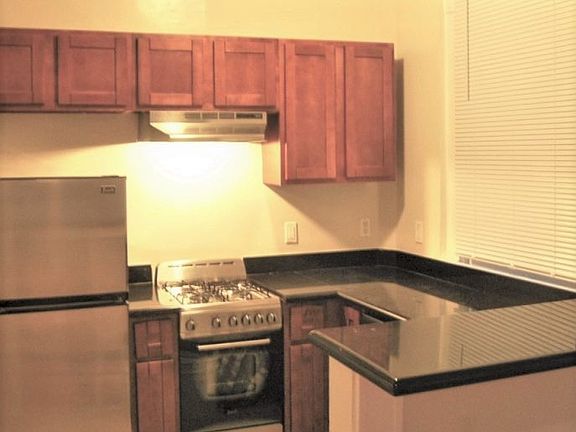 2nd image of 1080 Post St APT 4