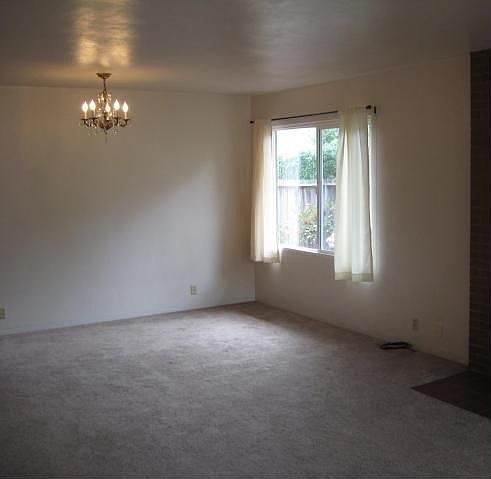 2nd image of 2431 Wood St
