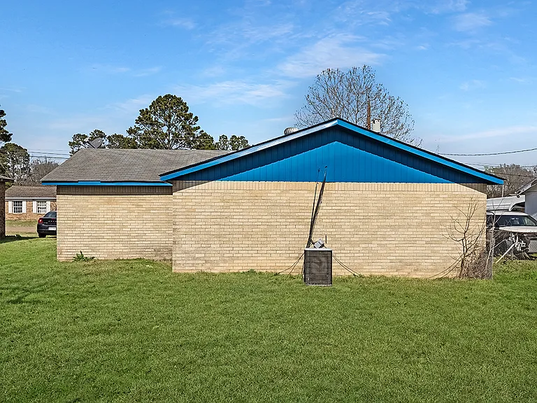 2405 Mamie Dr — Photo 14