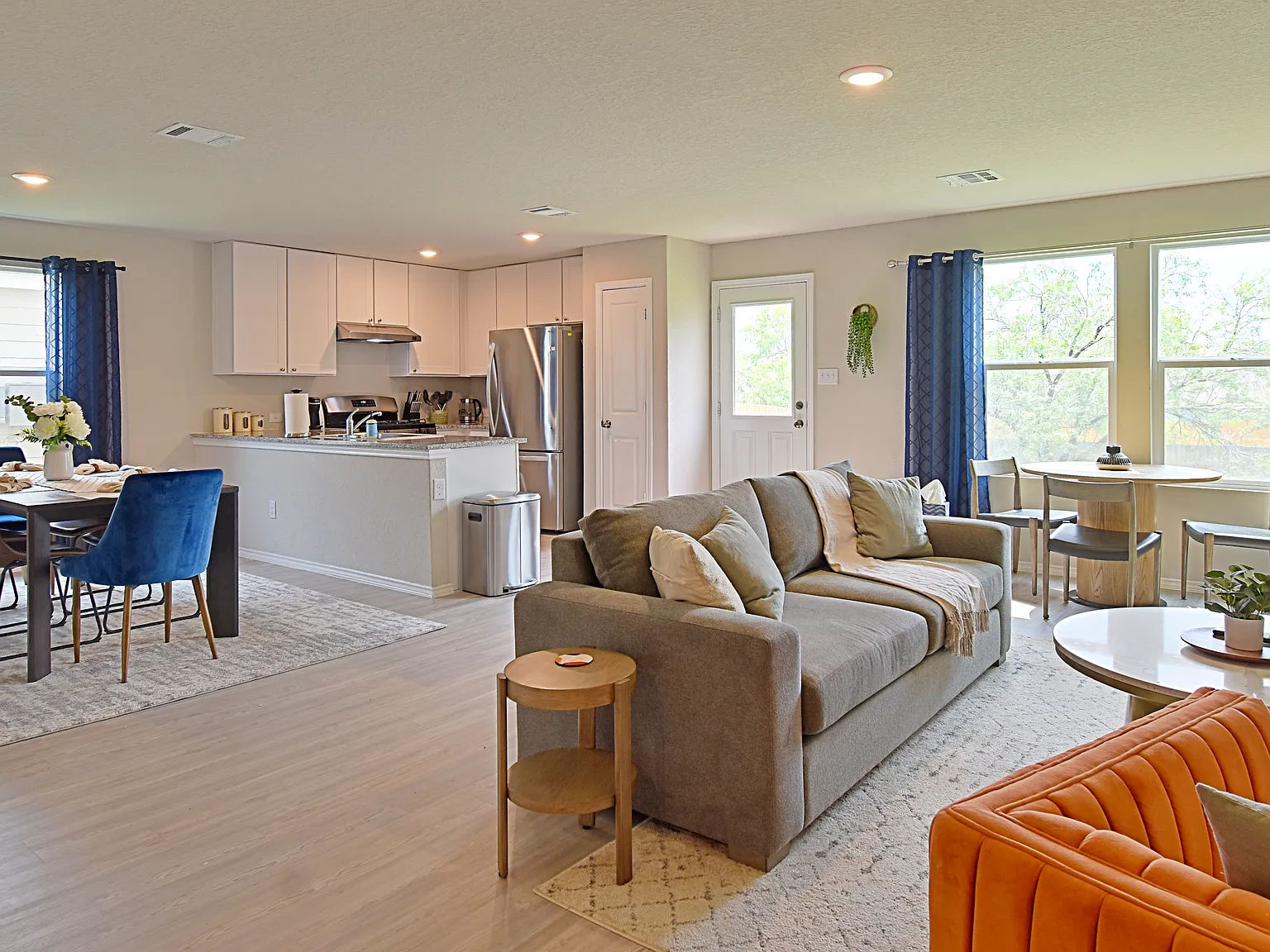 3310 Carducci Dr — Photo 3