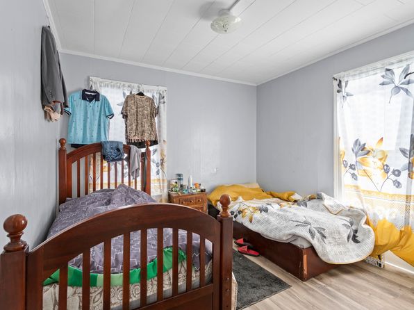 manchester-new-hampshire-74303983 picture