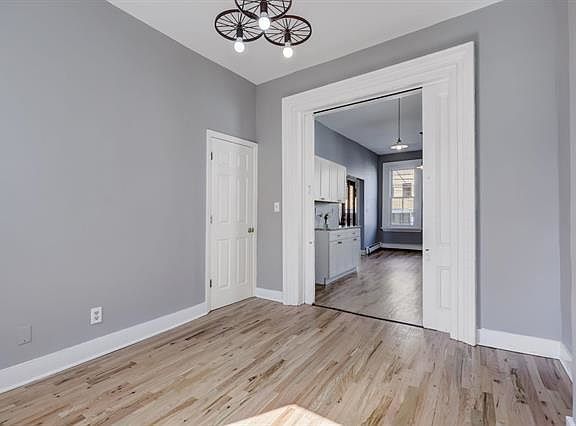 5th image of 69 Jewett Ave #2
