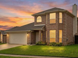 8721 Lariat Cir, Fort Worth, TX 76244