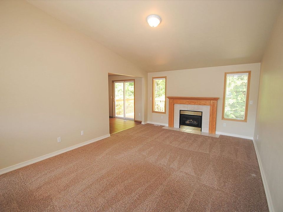 1st image of 14906 92nd Ave E