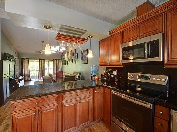 5th image of 725 Banks Road #725